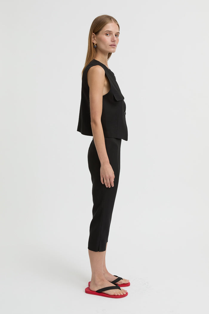 Anouk Capris Black