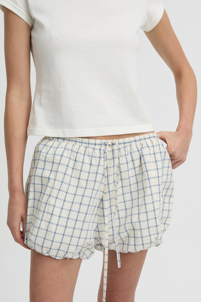 Isley Shorts White