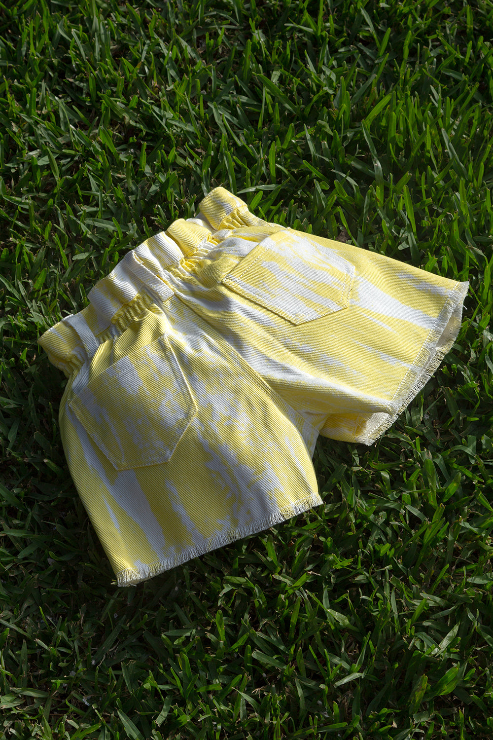 Freya Shorts in Yellow