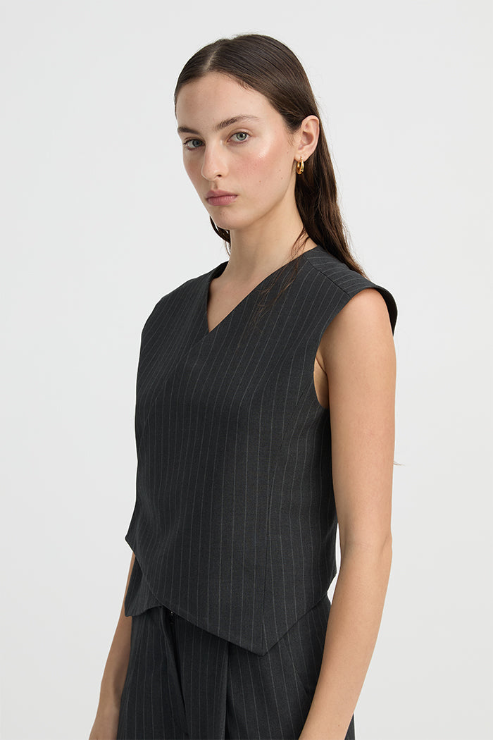 Marina Vest Charcoal – Blanca Studio